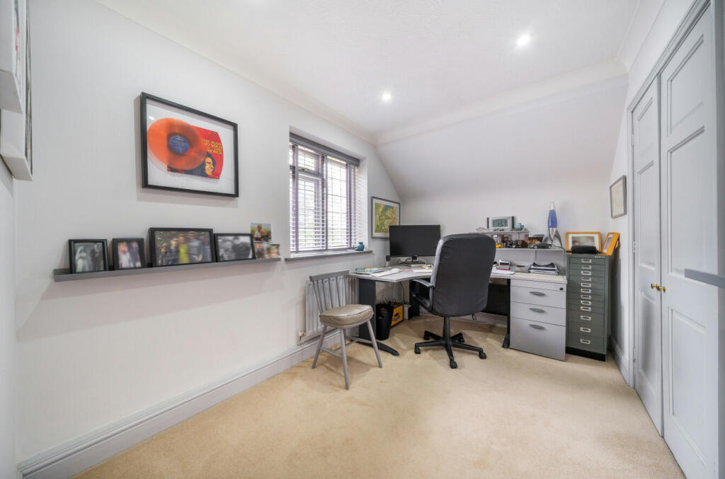 Additional property image - Fairway Gardens, Beckenham, BR3