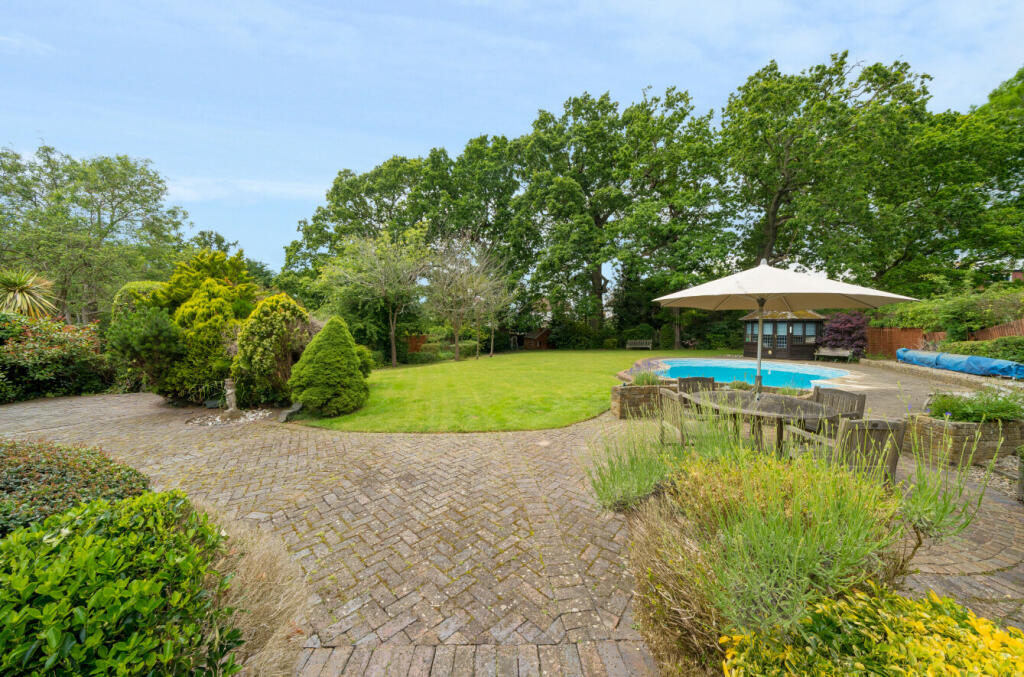 Additional property image - Fairway Gardens, Beckenham, BR3