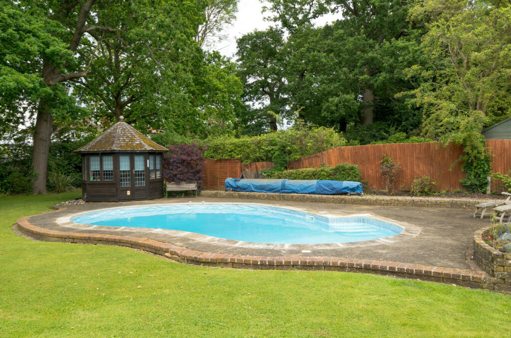 Additional property image - Fairway Gardens, Beckenham, BR3