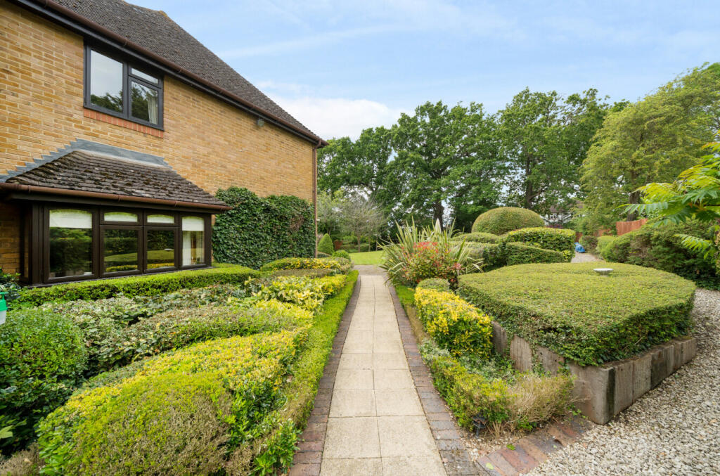 Additional property image - Fairway Gardens, Beckenham, BR3