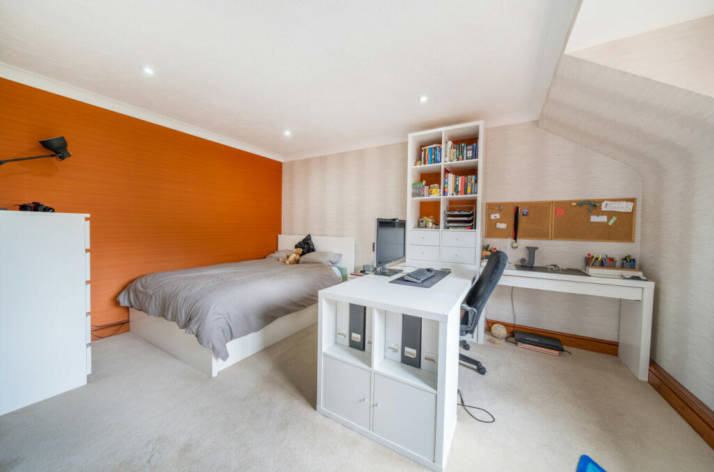 Additional property image - Fairway Gardens, Beckenham, BR3