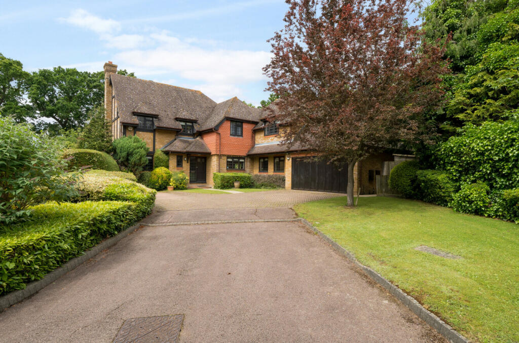 Additional property image - Fairway Gardens, Beckenham, BR3