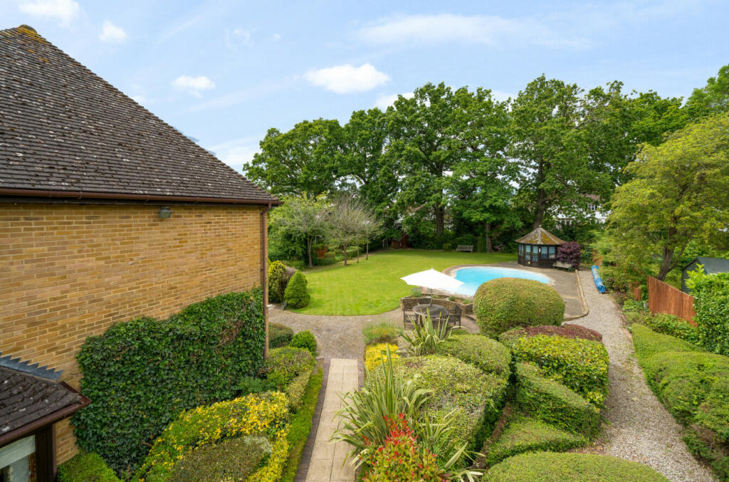 Additional property image - Fairway Gardens, Beckenham, BR3
