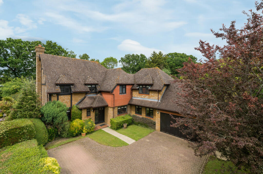 Additional property image - Fairway Gardens, Beckenham, BR3