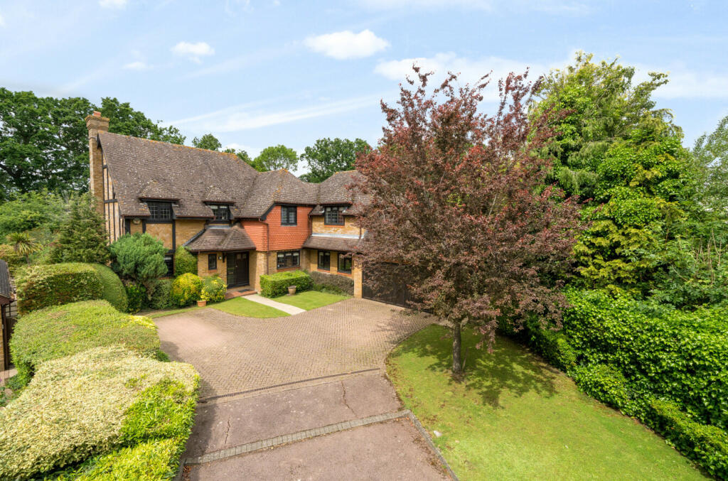 Additional property image - Fairway Gardens, Beckenham, BR3
