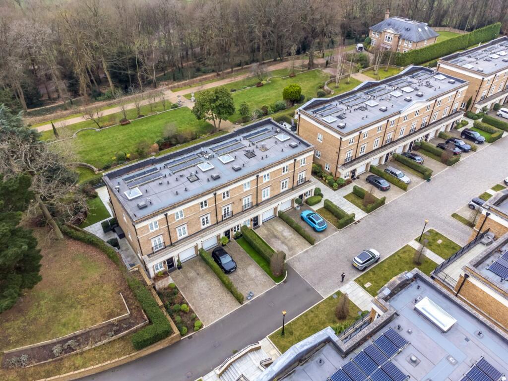 Additional property image - Willoughby Lane, Bromley, BR1