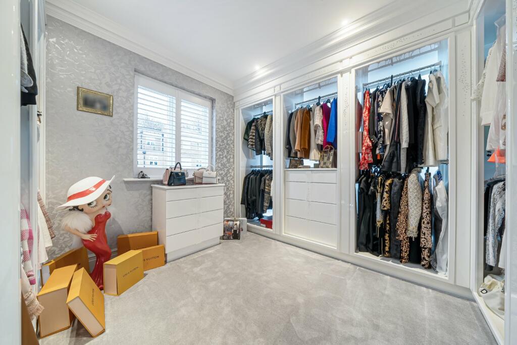 Additional property image - Willoughby Lane, Bromley, BR1