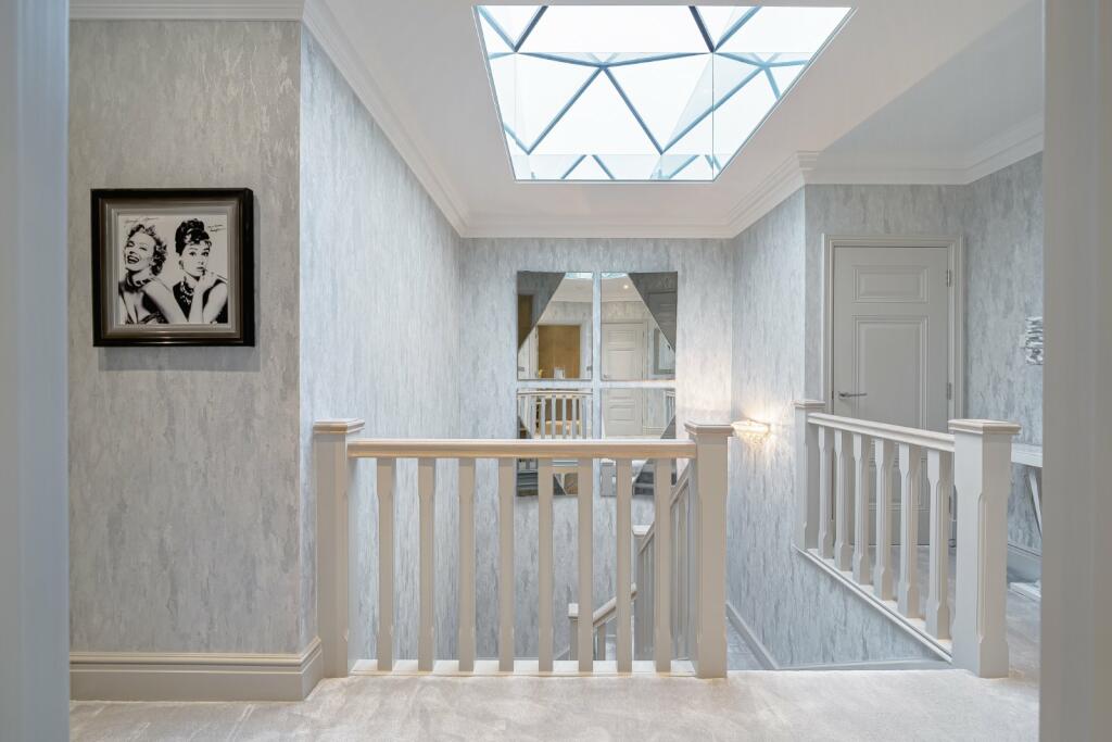 Additional property image - Willoughby Lane, Bromley, BR1