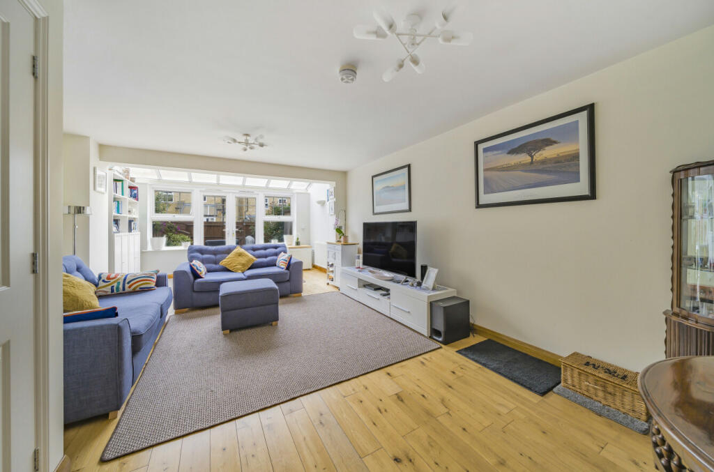 Additional property image - Lorimer Row, Bromley, BR2