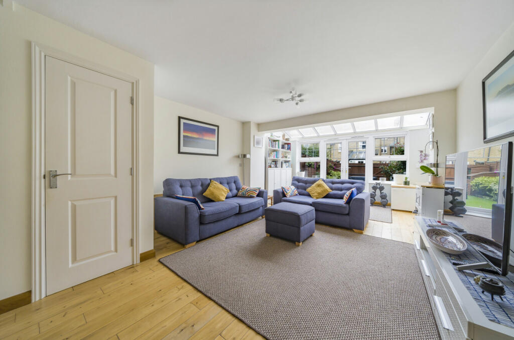 Additional property image - Lorimer Row, Bromley, BR2
