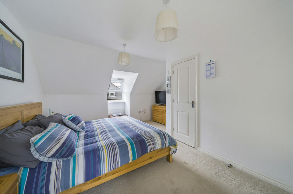 Additional property image - Lorimer Row, Bromley, BR2