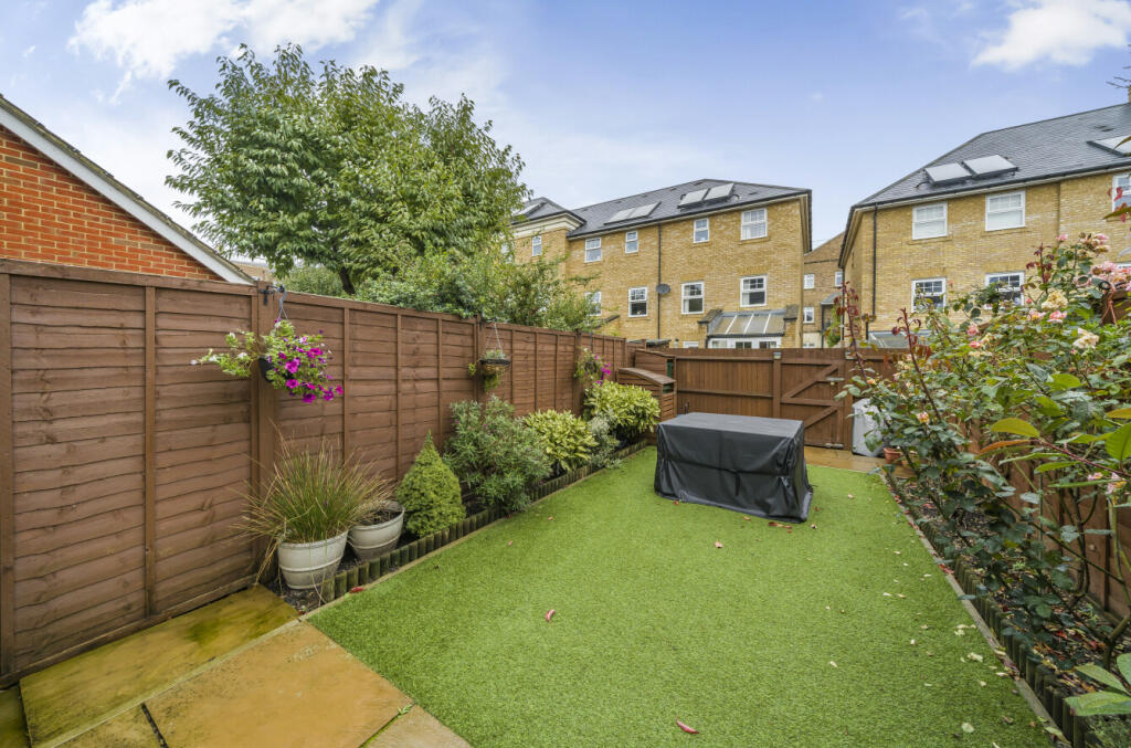 Additional property image - Lorimer Row, Bromley, BR2