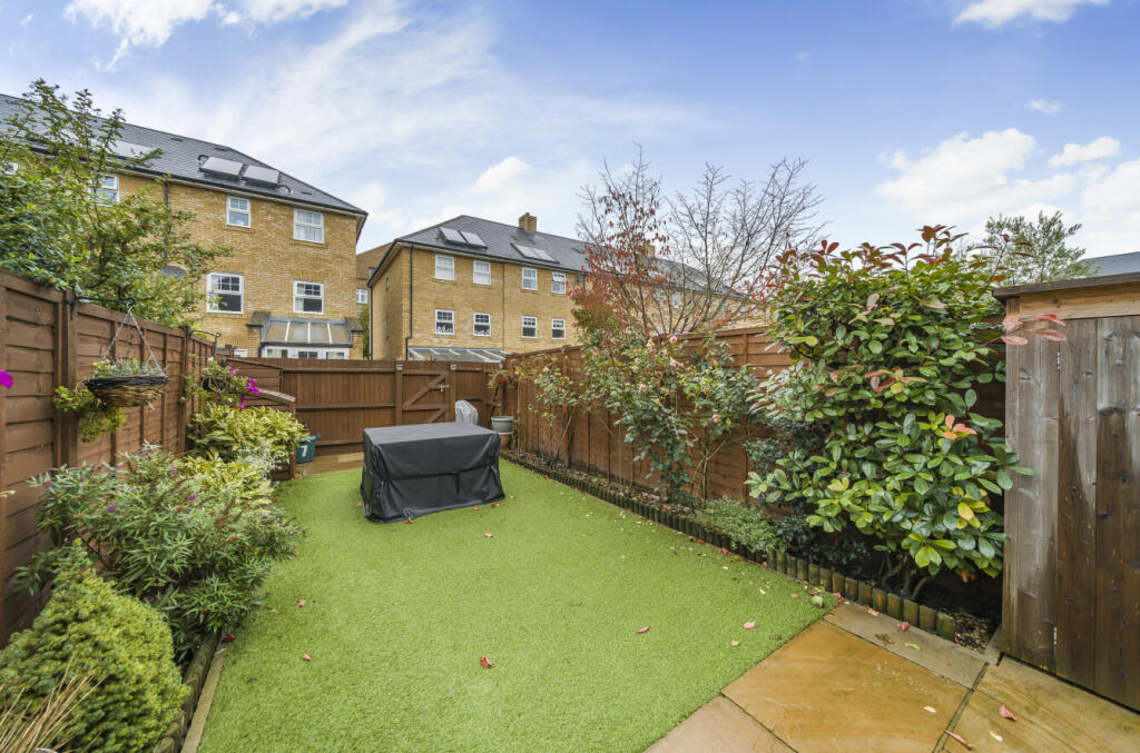 Additional property image - Lorimer Row, Bromley, BR2