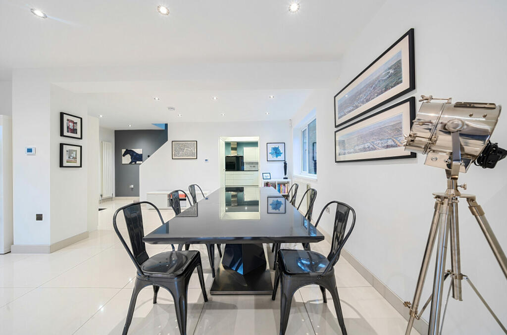 Additional property image - Southborough Road, Bromley, BR1