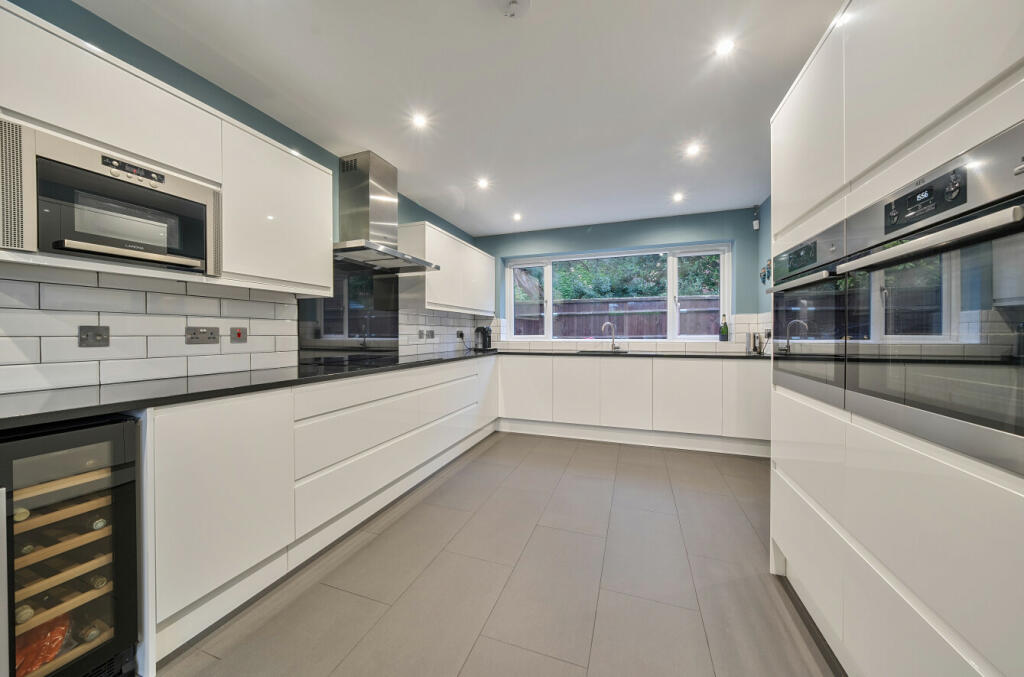 Additional property image - Southborough Road, Bromley, BR1