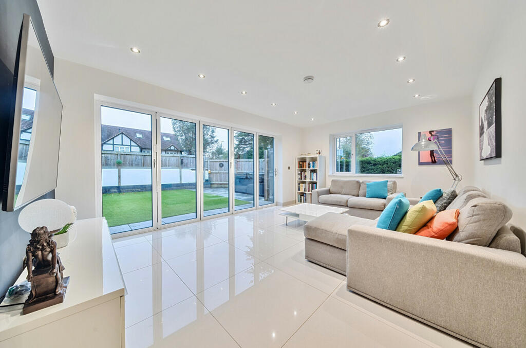Additional property image - Southborough Road, Bromley, BR1