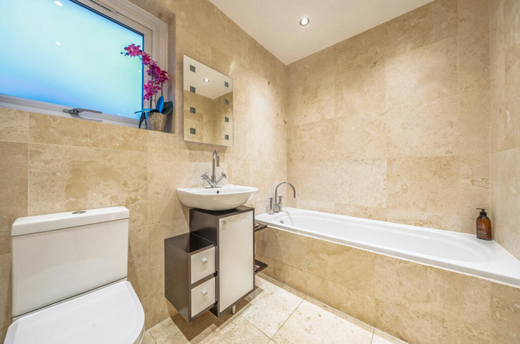 Additional property image - Southborough Road, Bromley, BR1