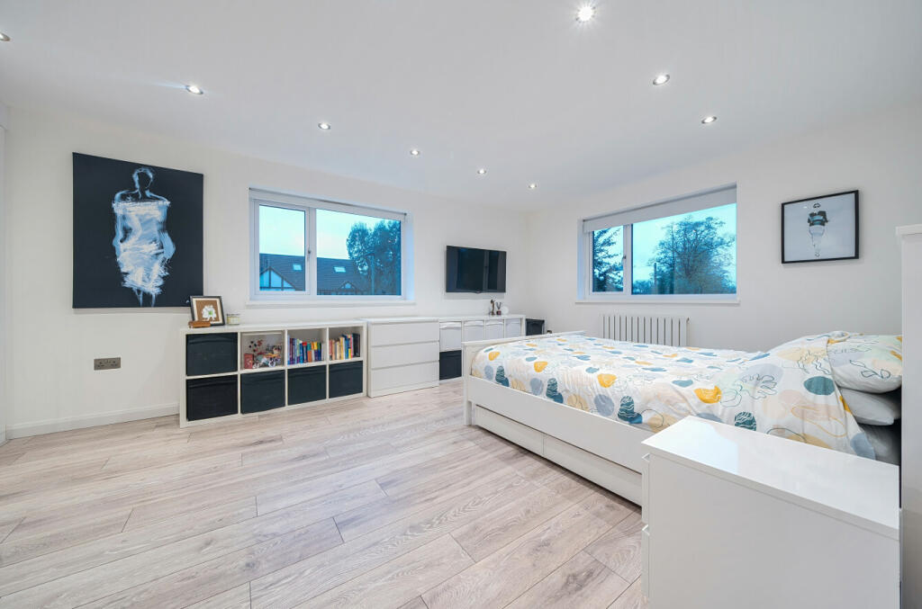 Additional property image - Southborough Road, Bromley, BR1