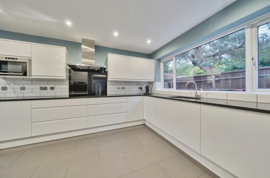 Additional property image - Southborough Road, Bromley, BR1