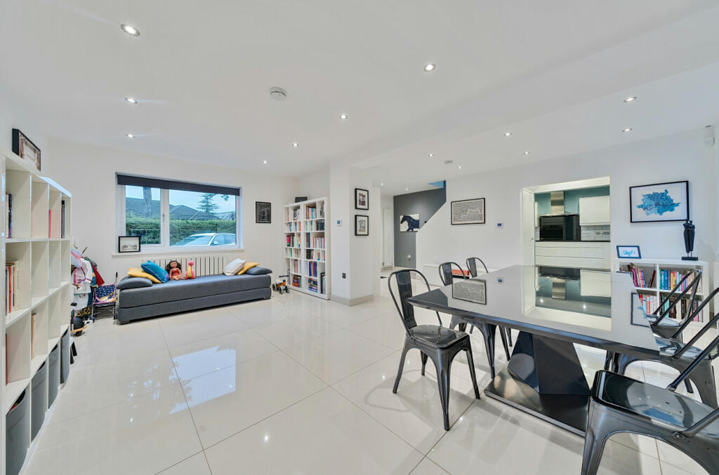 Additional property image - Southborough Road, Bromley, BR1