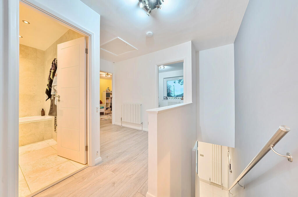 Additional property image - Southborough Road, Bromley, BR1