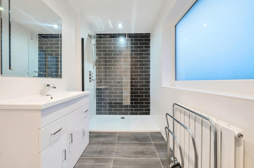 Additional property image - Southborough Road, Bromley, BR1
