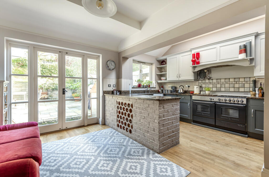 Additional property image - Cromwell Avenue, Bromley, BR2
