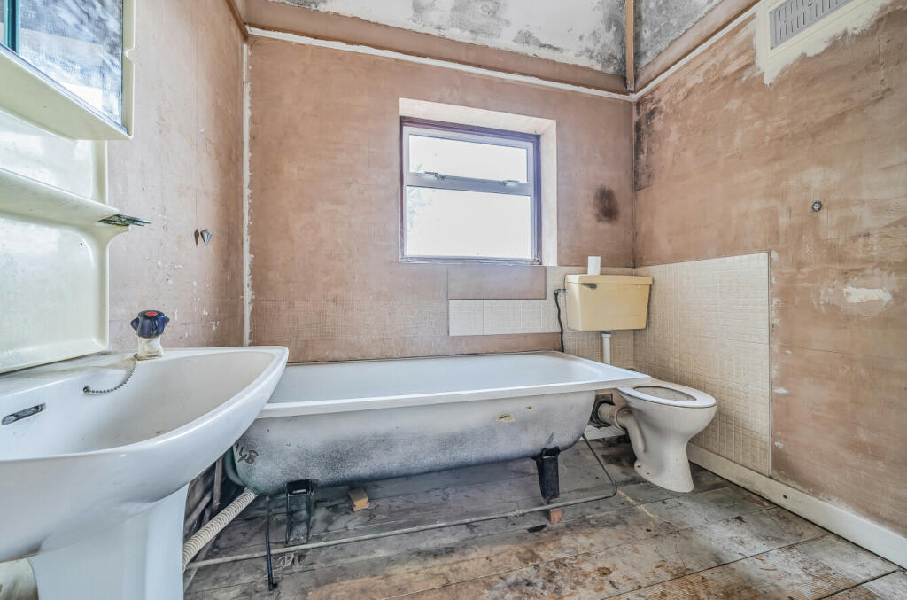 Additional property image - Minster Road, Bromley, BR1