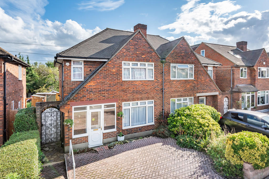3 bedroom semidetached house for sale in Beck Lane, Beckenham, BR3