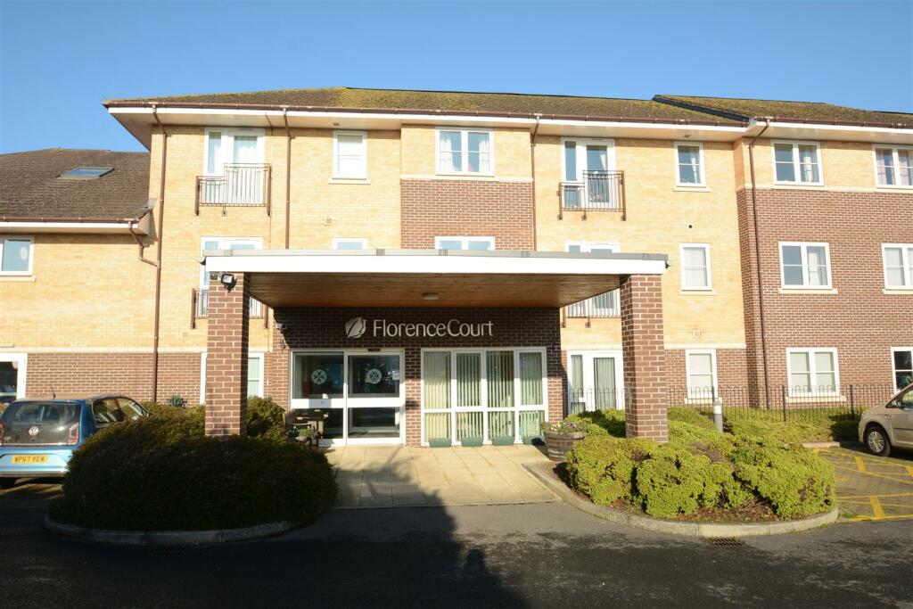 2 bedroom retirement property for sale in Florence Court, Rutland