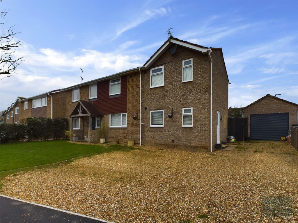 4 bedroom house for sale in Cranmore Close, Trowbridge, BA14