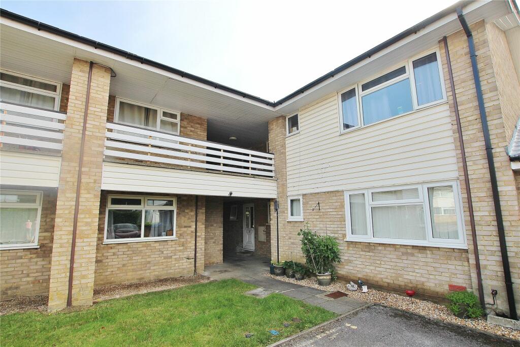 1 bedroom flat for sale in Highclere Court, Knaphill, Woking, GU21