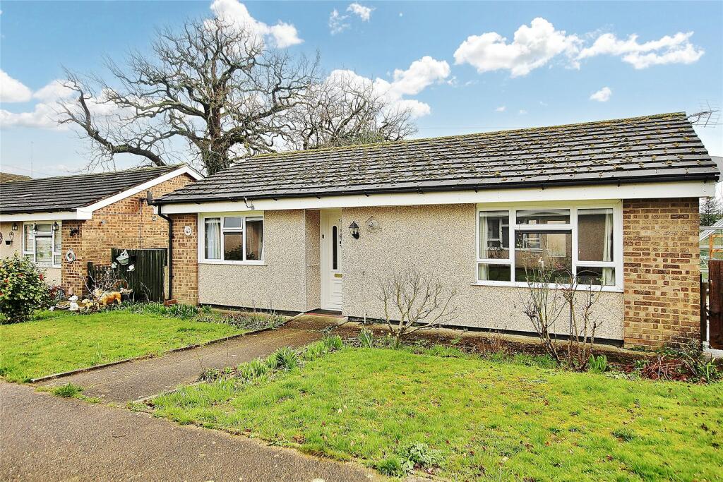 2 bedroom bungalow for sale in Sutton Avenue, St Johns, Woking, Surrey