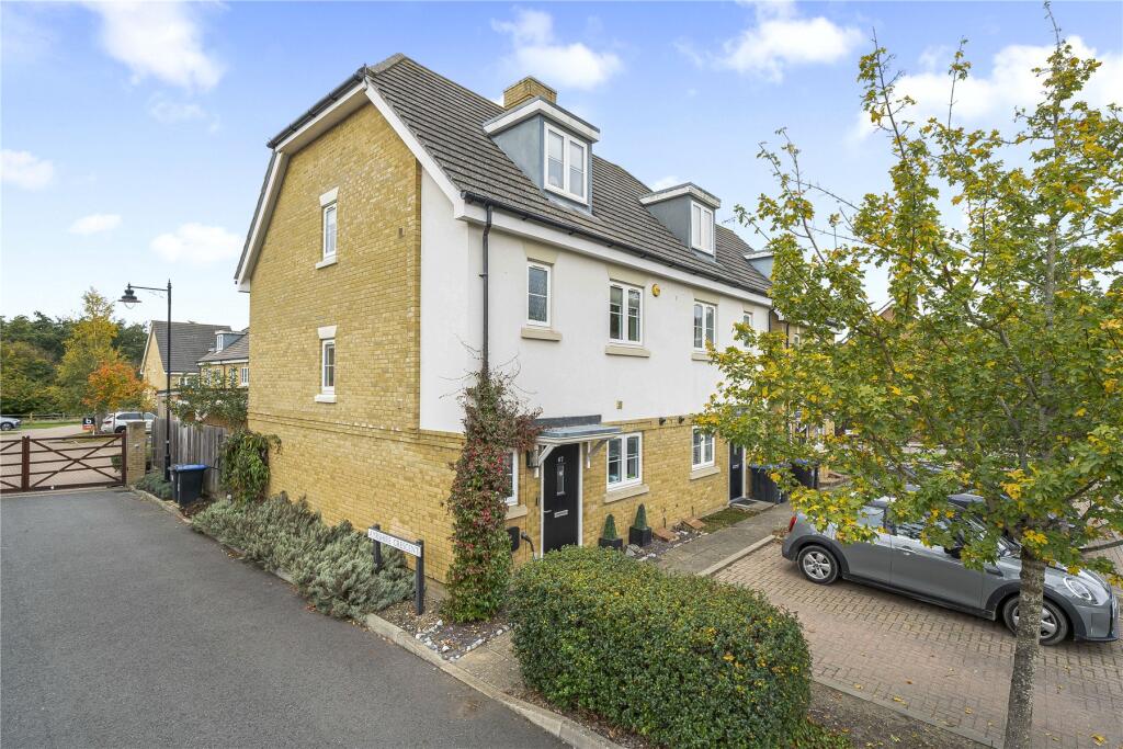 Main image of property: Brookwood Farm Drive, Knaphill, Woking, Surrey, GU21