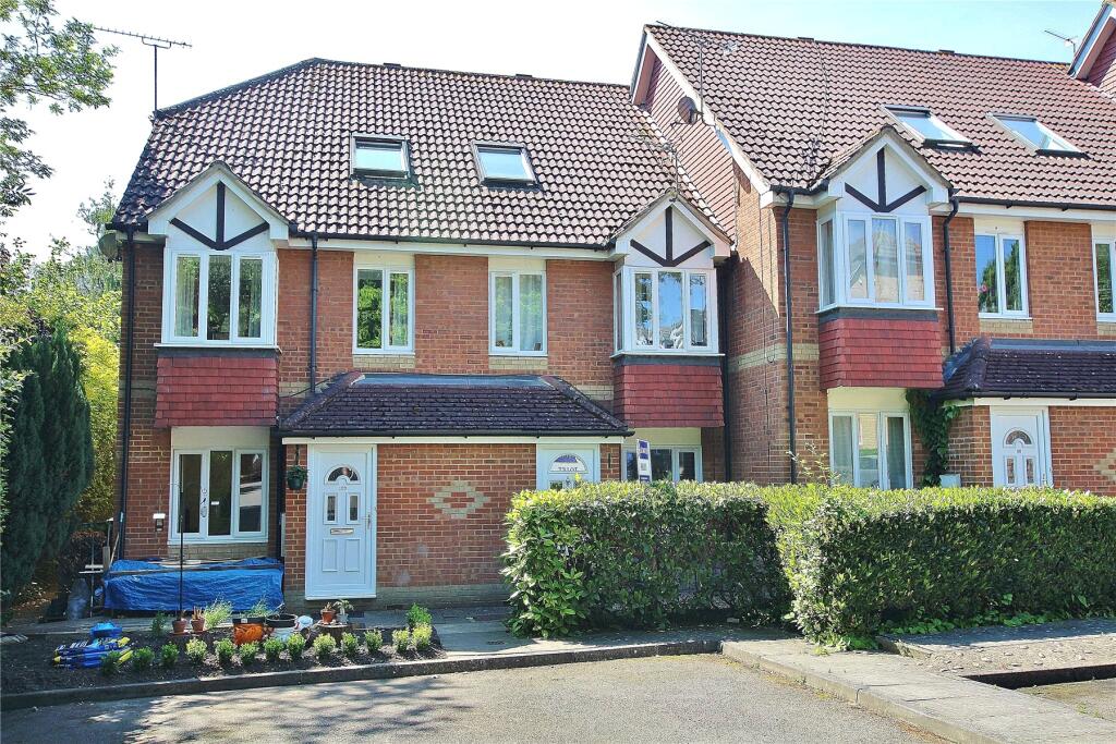 Main image of property: Alexandra Gardens, Knaphill, Woking, Surrey, GU21