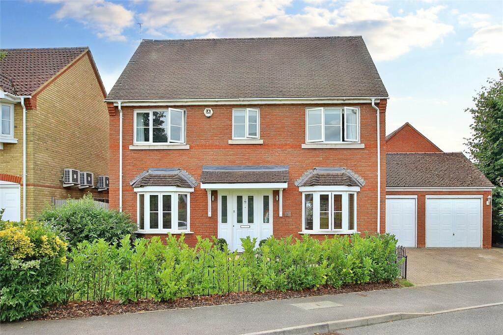 4 bedroom detached house for sale in Florence Way, Knaphill, Woking, Surrey, GU21