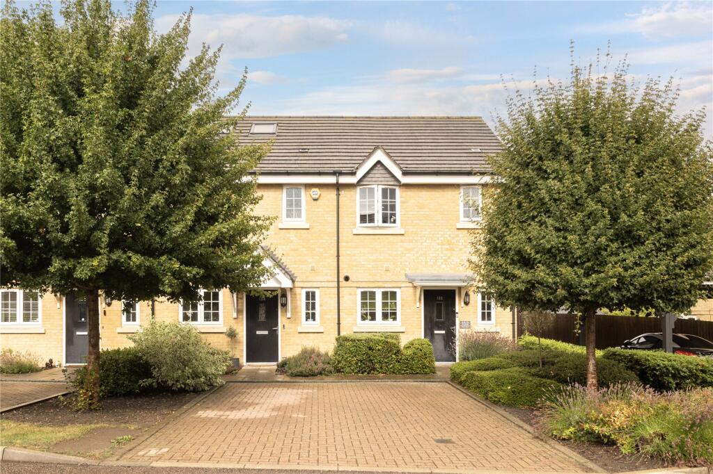 Main image of property: Brookwood Farm Drive, Knaphill, Woking, Surrey, GU21
