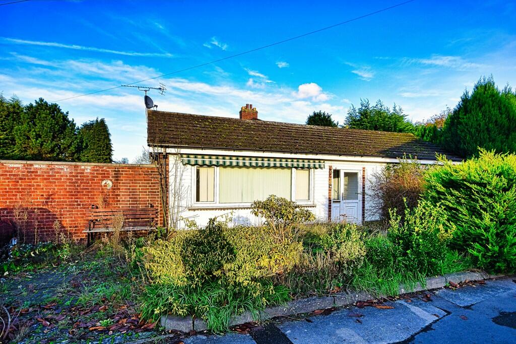 2 bedroom detached bungalow for sale in Arden Vale Road, Knowle, B93