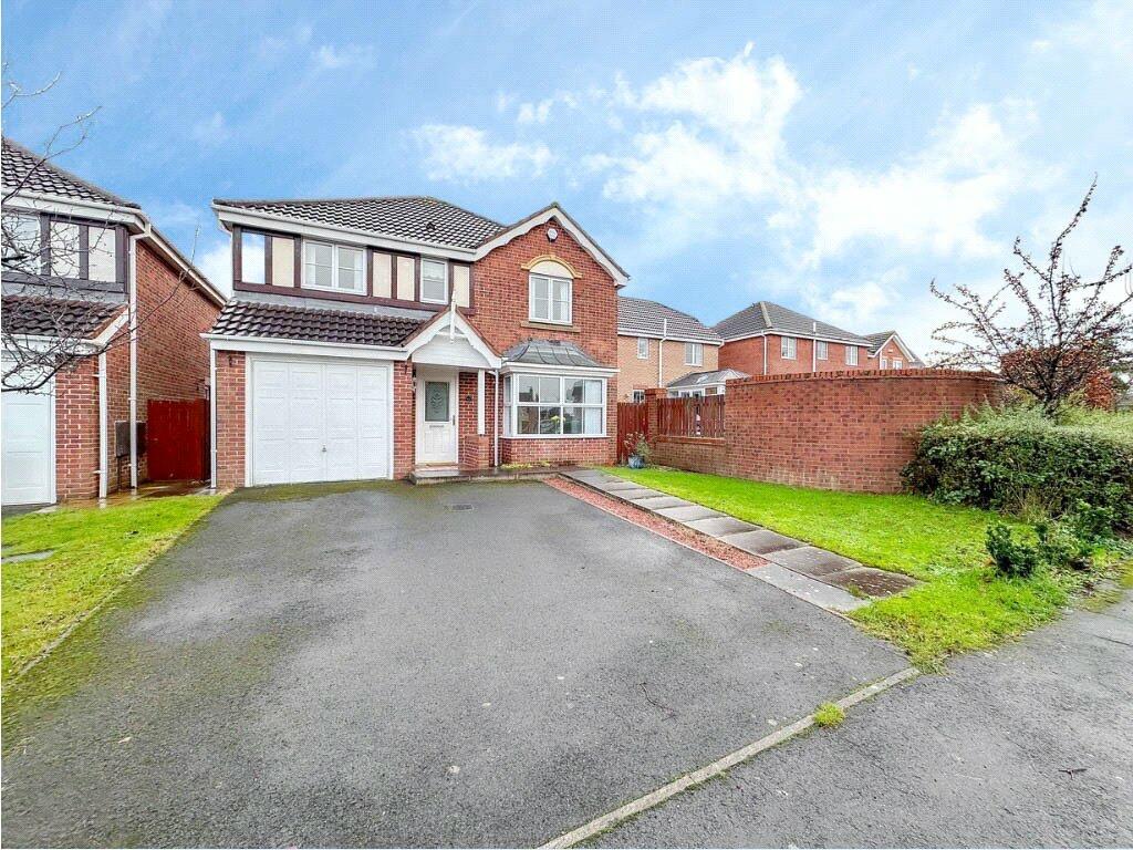 4 bedroom detached house for sale in Stonebridge Crescent, Ingleby Barwick, TS17