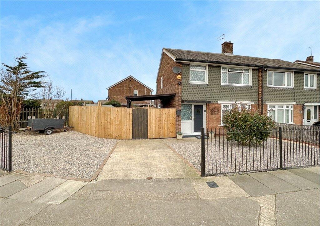 2 bedroom semidetached house for sale in Sandsend Road, Eston