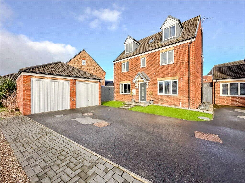 5 bedroom detached house for sale in The Rings, Ingleby Barwick, TS17