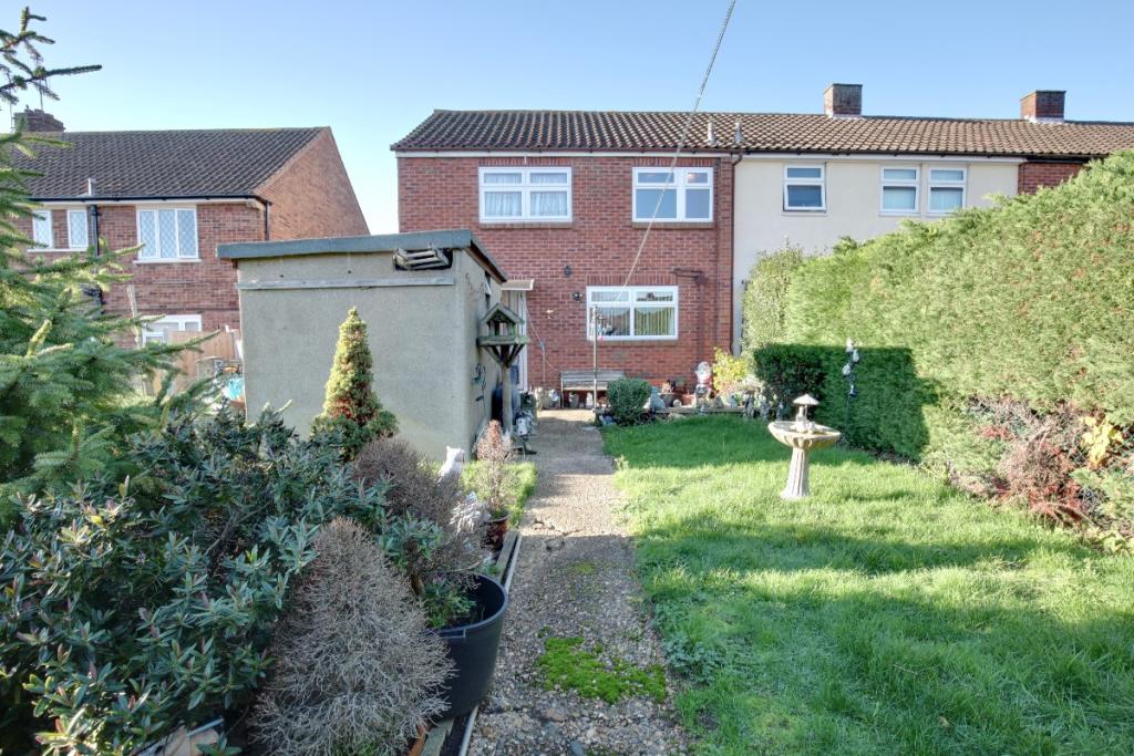 3 bedroom semidetached house for sale in Waycross Road, Upminster, RM14