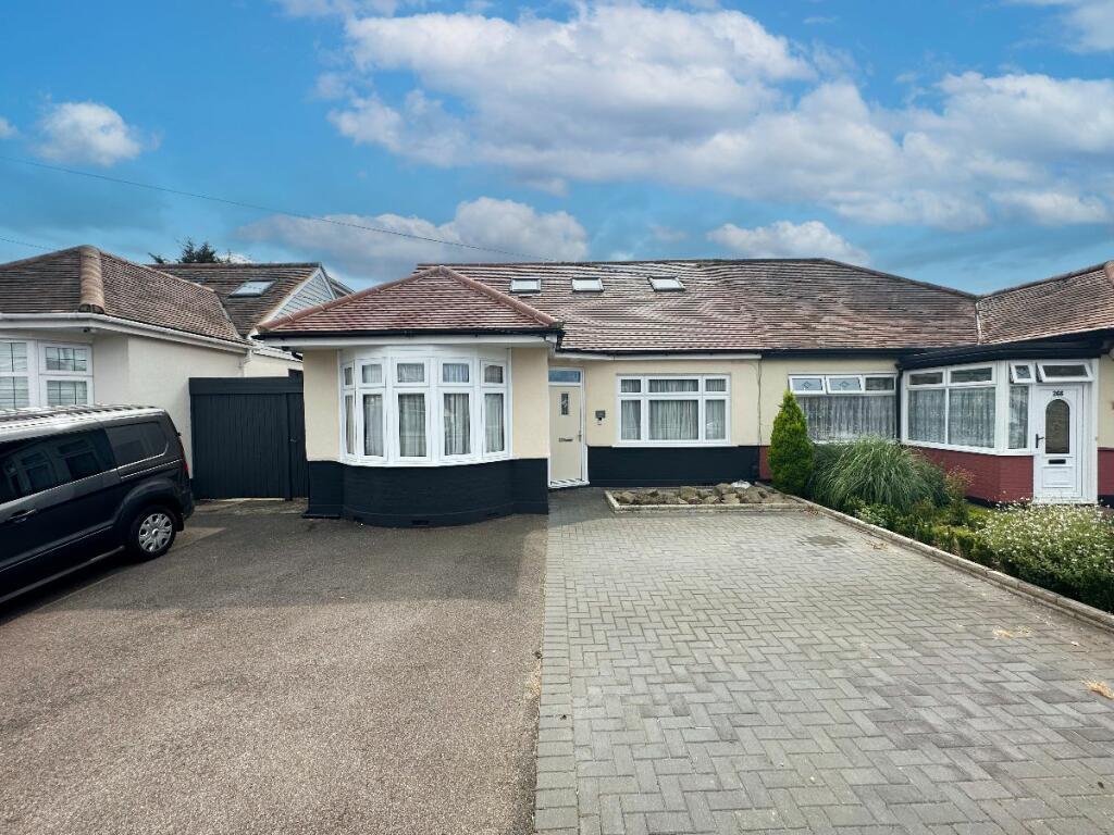 4 bedroom bungalow for sale in Southend Arterial Road, Hornchurch, RM11