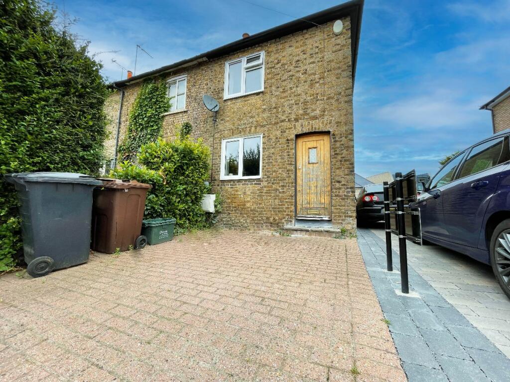 Main image of property: Baddow Road, Chelmsford