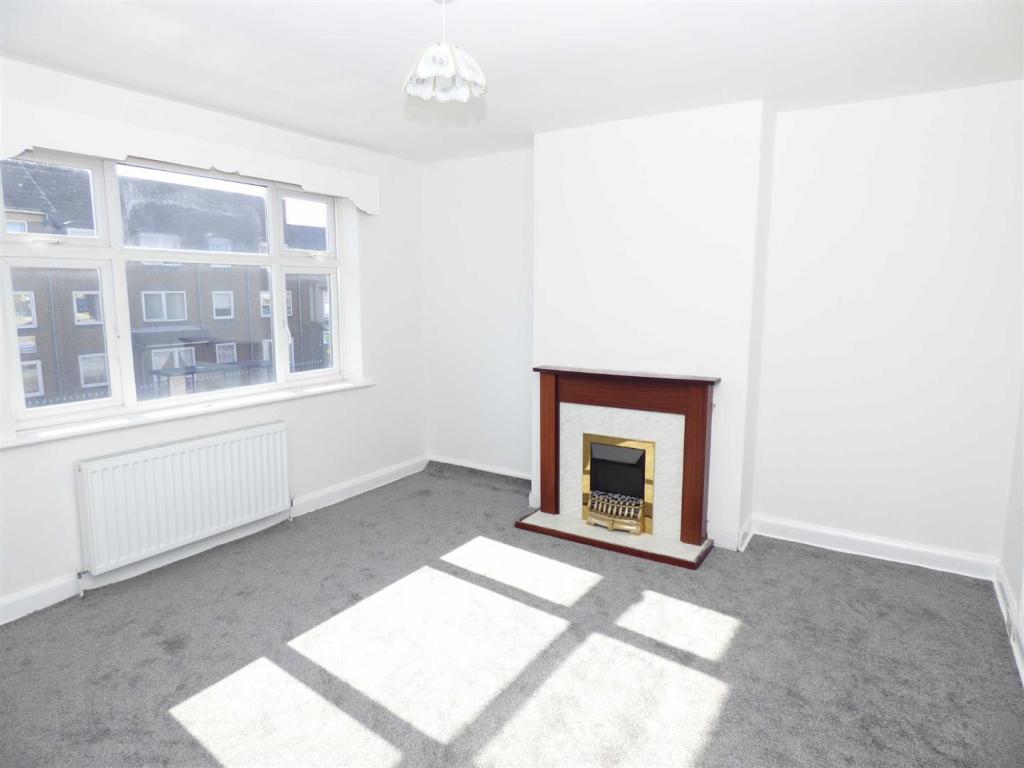 4 bedroom apartment for sale in Front Street, Monkseaton, NE25