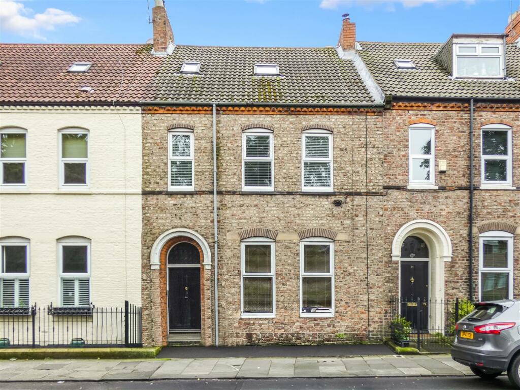 5 bedroom terraced house for sale in South Preston Terrace, North