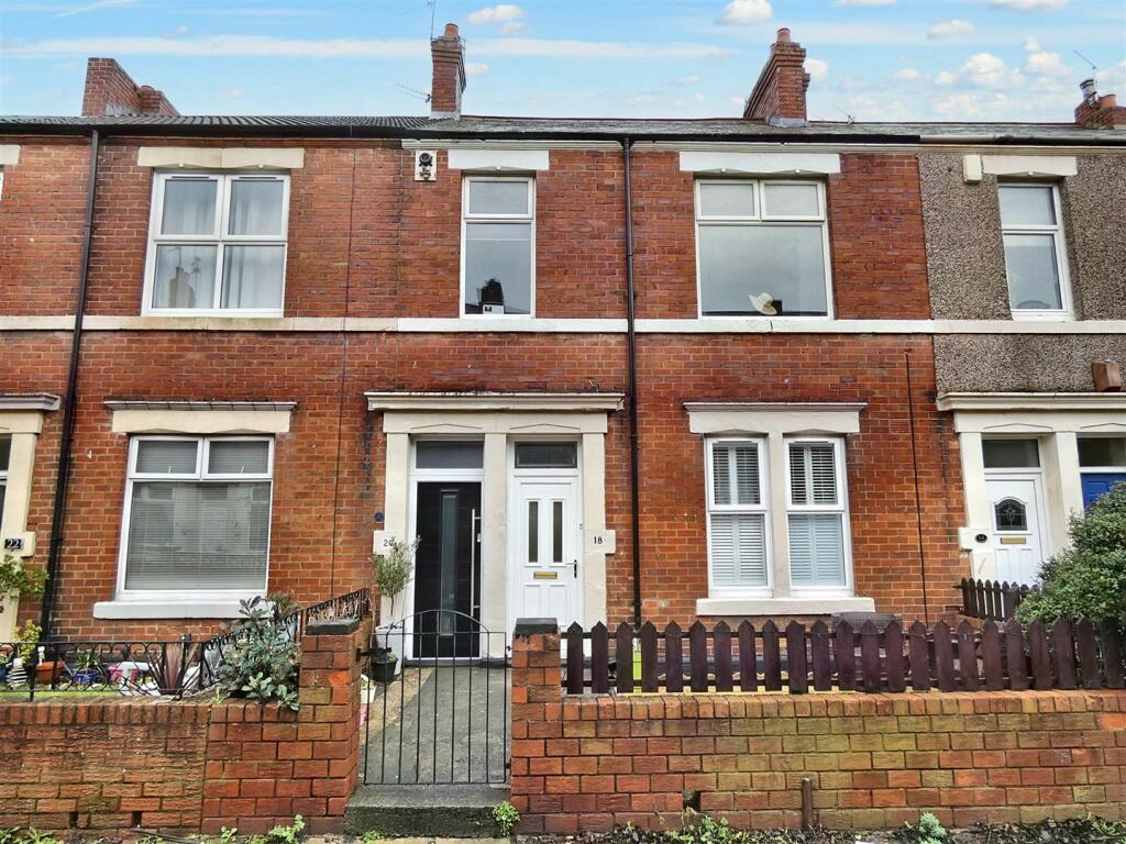 2 bedroom apartment for sale in Cromwell Terrace, North Shields, NE29