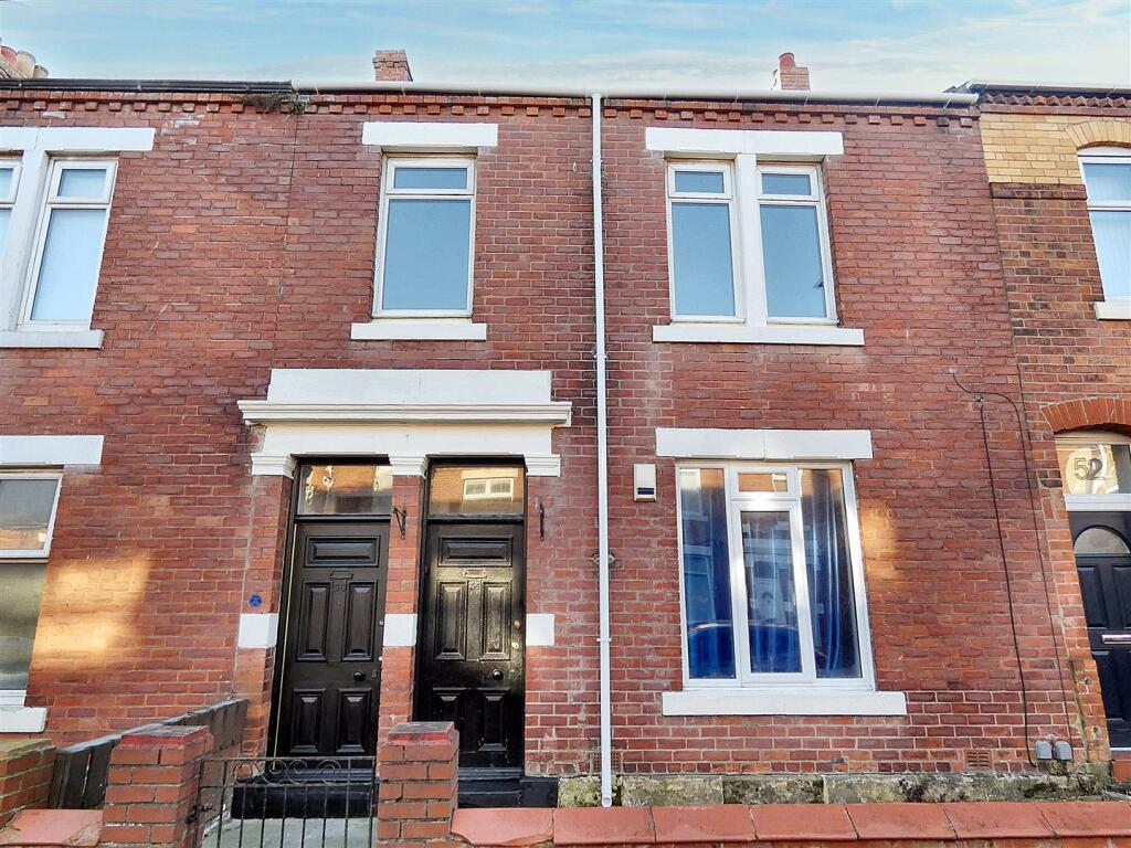 2 bedroom apartment for sale in Lansdowne Terrace, North Shields, NE29