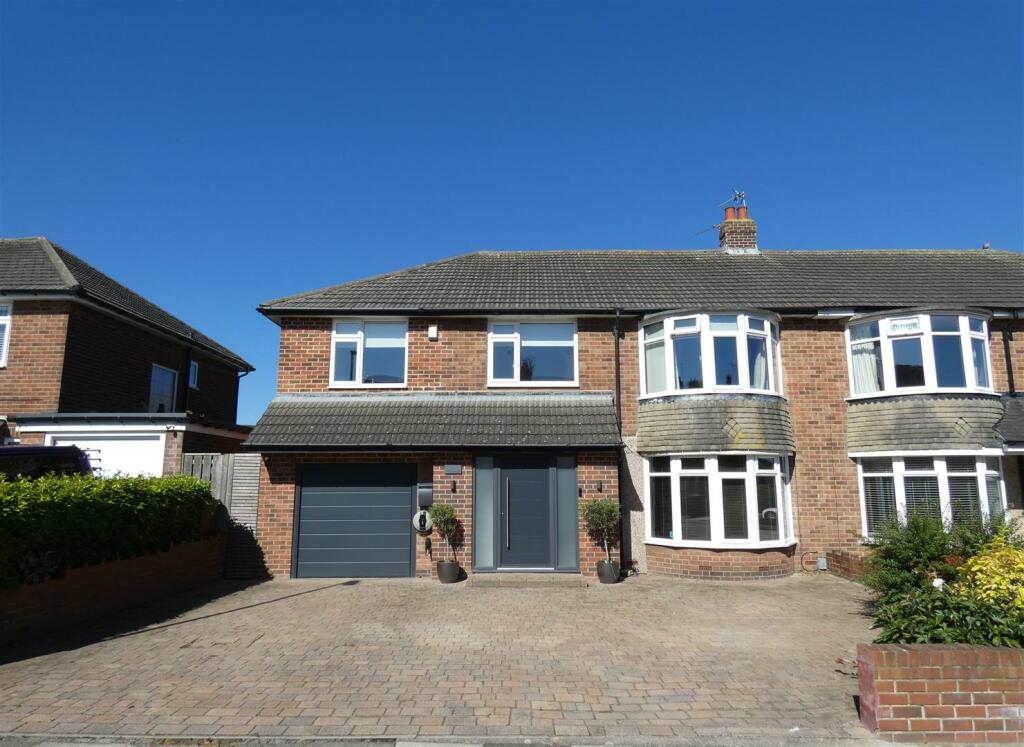 4 bedroom semidetached house for sale in Kennersdene, Tynemouth, NE30