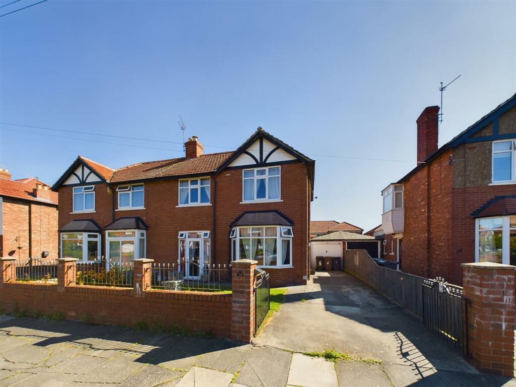 3 bedroom semidetached house for sale in Newton Avenue, Cullercoats, NE30